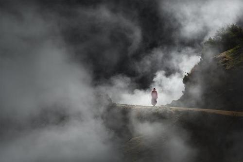 努力工作，布施行善