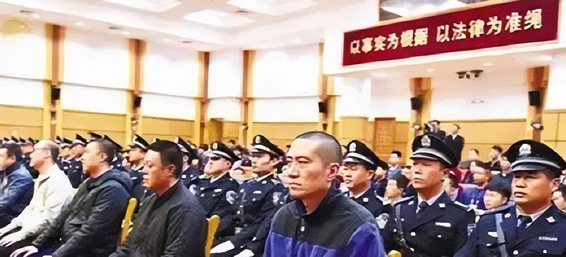 2015年“天津大爆炸”：因奸商一个谎言，25名消防员全体丧生-图片11
