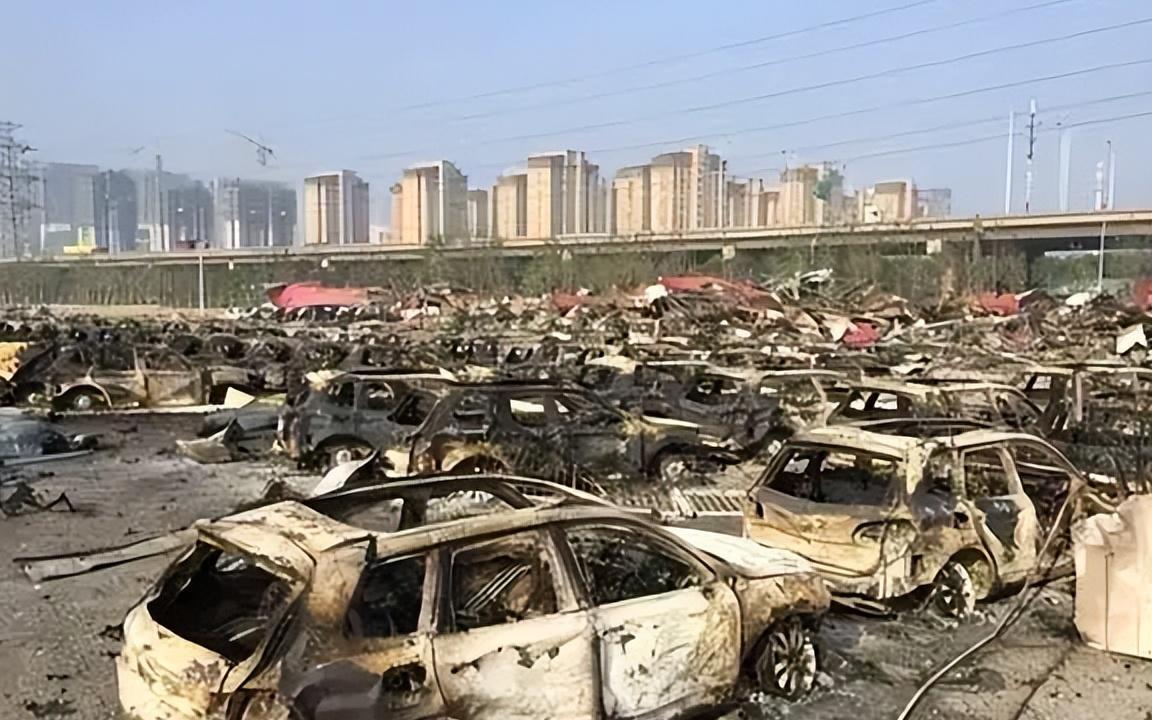 2015年“天津大爆炸”：因奸商一个谎言，25名消防员全体丧生-图片4